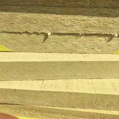 大量生產(chǎn)憎水巖棉板 國家標(biāo)準(zhǔn)下的高性能建筑保溫材料解析